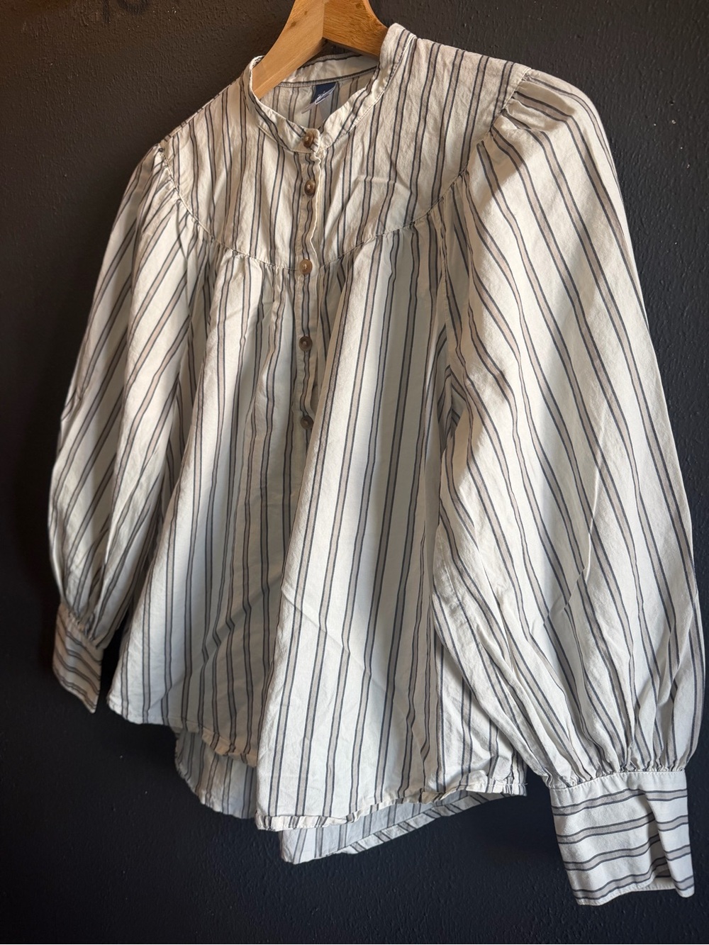 Old Navy Blouse - Picture 4 of 5